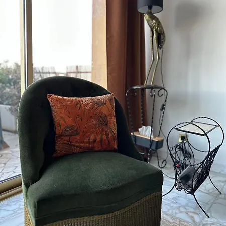Appartement En Rez De Jardin Sur La Menton