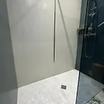 En Rez De Jardin Sur La * Ментона