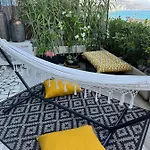 En Rez De Jardin Sur La Апартаменты Ментона