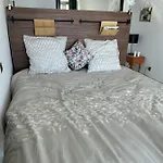 En Rez De Jardin Sur La Апартаменты *