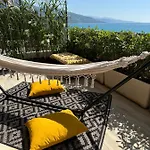 En Rez De Jardin Sur La Апартаменты