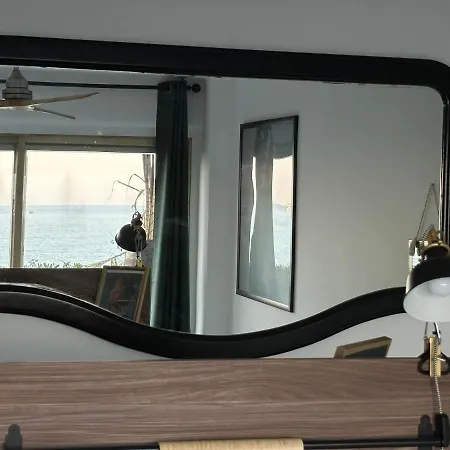 Apartment En Rez De Jardin Sur La *
